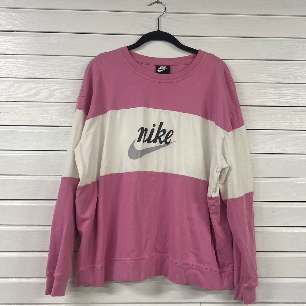 Nike | Pink and White Sweatshirt - Picture 2 of 6